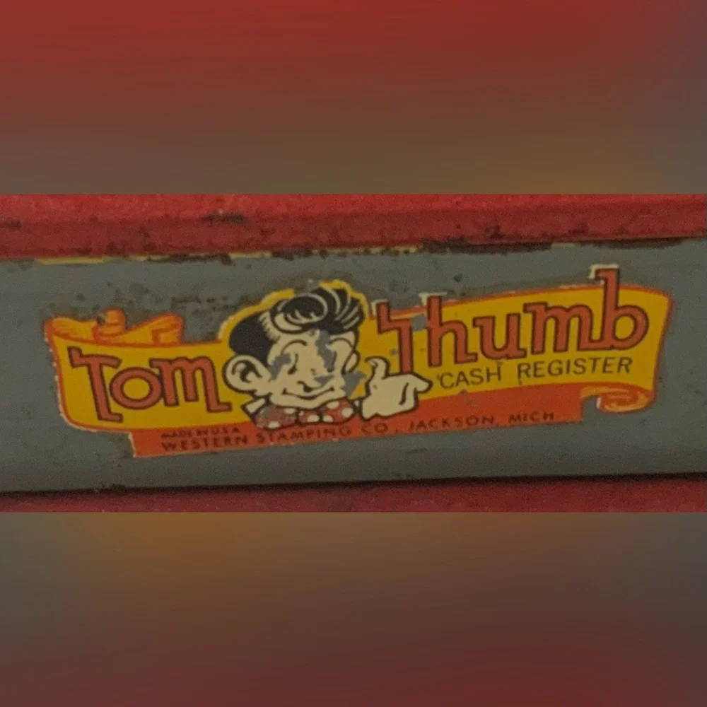 Vintage Red Toy Cash Register - Picture 4 of 12